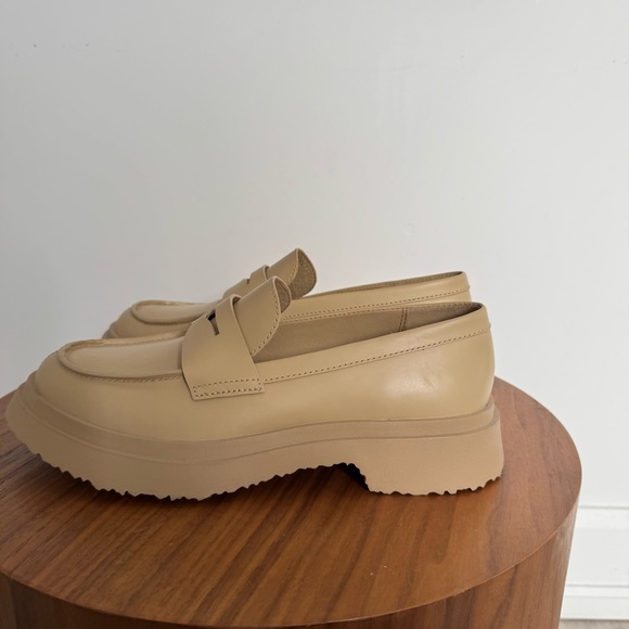 ⏱️24 HR SALE⏱️ Camper Loafers - Picture 4 of 7